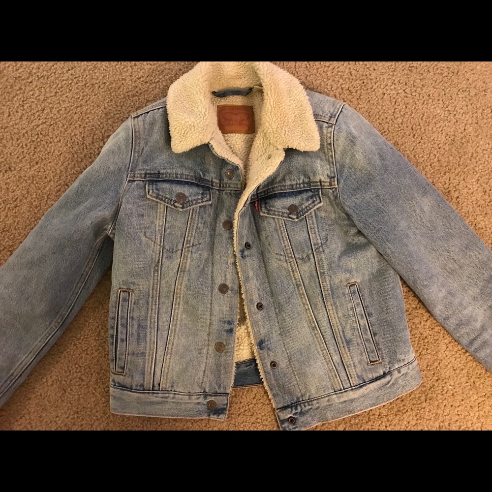 Levi’s fur lined light denim jacket